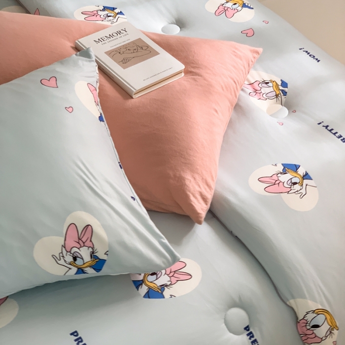 91家纺网 家纺一手货源 找家纺 星期八 2022新款迪士尼春秋被冬被 黛西蓝