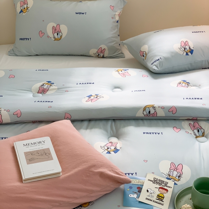 91家纺网 家纺一手货源 找家纺 星期八 2022新款迪士尼春秋被冬被 黛西蓝