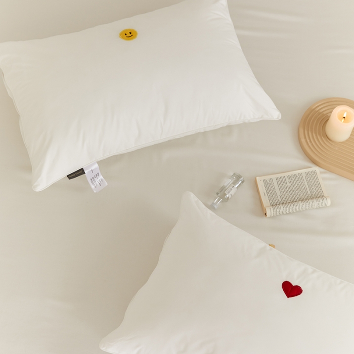 91家纺网 家纺一手货源 找家纺 (总) 伟邦枕芯 2023新款刺绣简约爱心笑脸枕