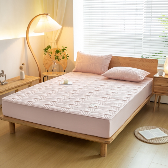 91家纺网 家纺一手货源 找家纺 给笠 2023新款A类原棉夹棉大豆床笠 几何格-淡粉