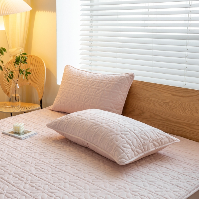 91家纺网 家纺一手货源 找家纺 给笠 2023新款A类原棉夹棉大豆床笠 幸运格-淡粉