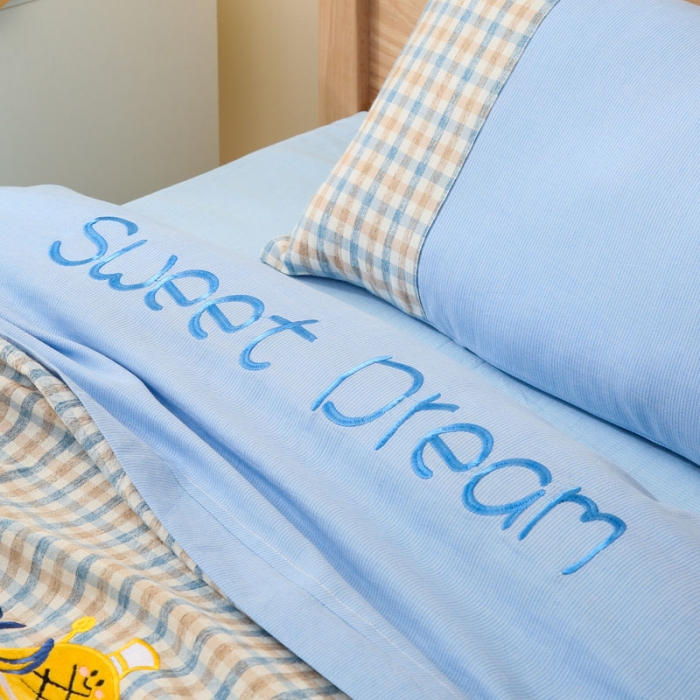 91家纺网 家纺一手货源 找家纺 喜多兔兔兔和熊熊高精密纯棉色织水洗棉幼儿园三件套蓝色甜点兔