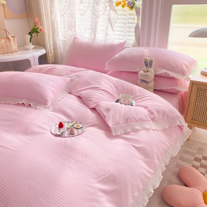 91家纺网 家纺一手货源 找家纺 慕澄家纺 2022新款华夫格雪纺花边四件套 樱花粉