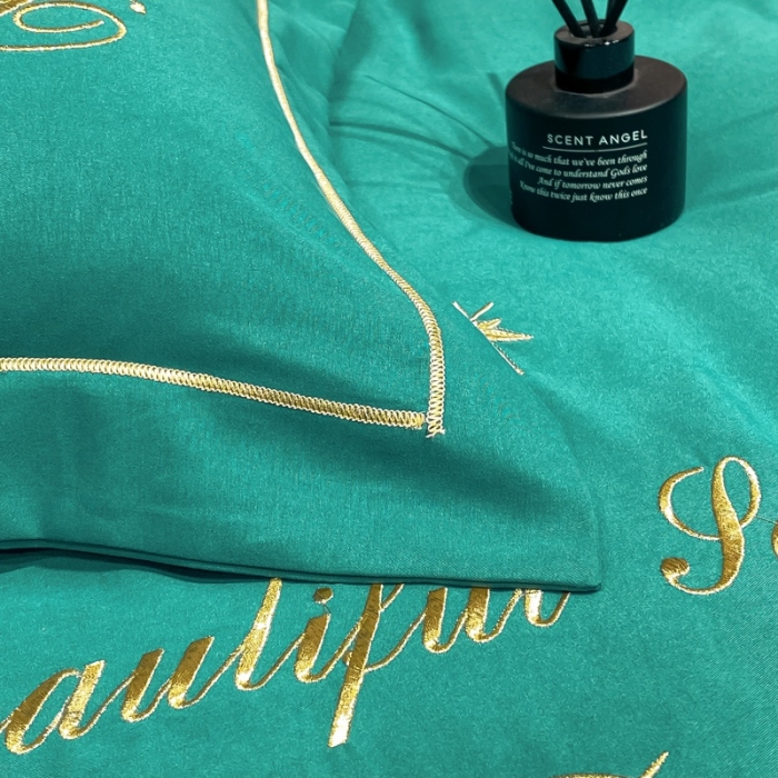 91家纺网 家纺一手货源 找家纺 靓生活2022新款磨毛刺绣四件套轻奢风 伯尔曼-冰川蓝