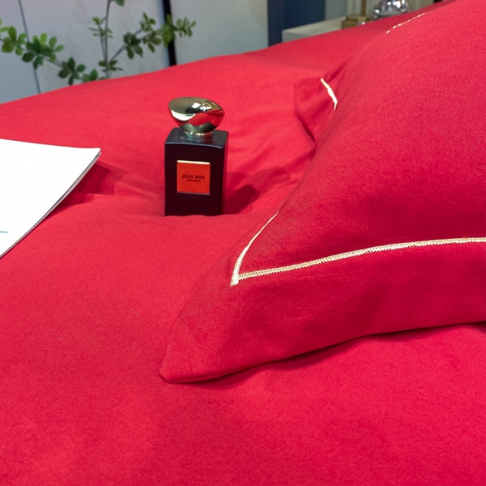 91家纺网 家纺一手货源 找家纺 靓生活2022新款磨毛刺绣四件套轻奢风 伯尔曼-千禧红