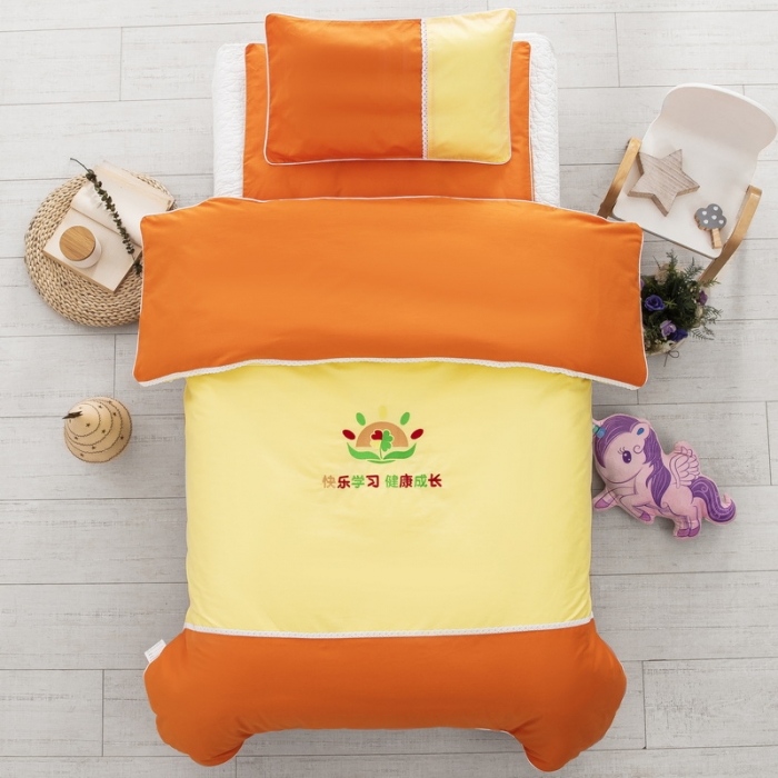 91家纺网 家纺一手货源 找家纺 乐秀22新款绣花款40支全棉幼儿园被子三件套六件套 三拼-橙