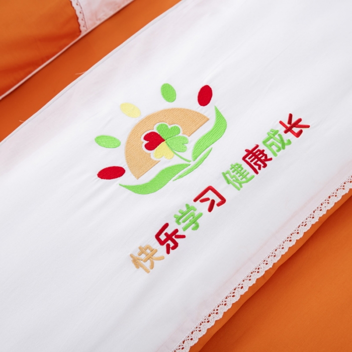 91家纺网 家纺一手货源 找家纺 乐秀22新款绣花款40支全棉幼儿园被子三件套六件套 双拼-橙