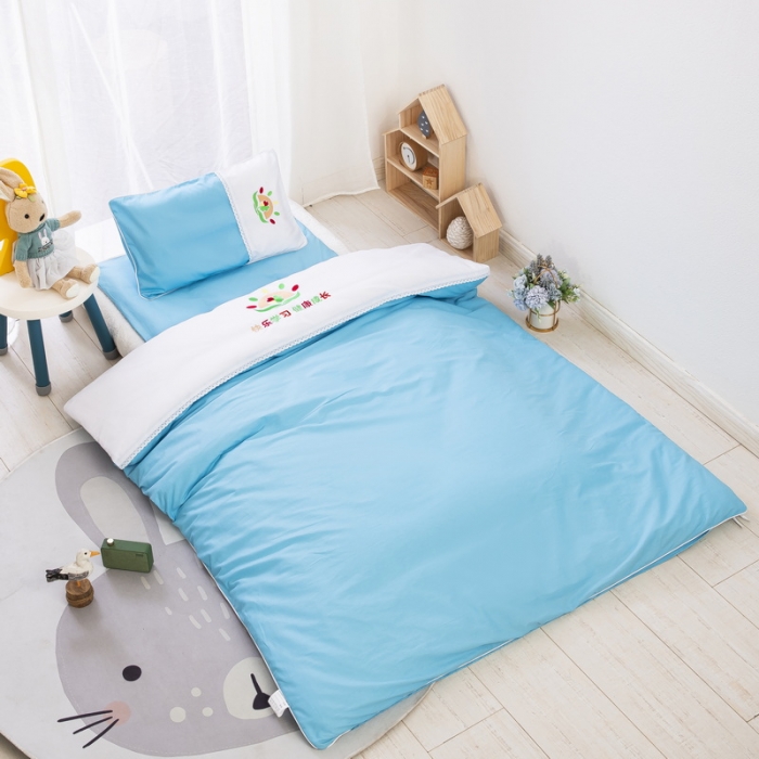 91家纺网 家纺一手货源 找家纺 乐秀22新款绣花款40支全棉幼儿园被子三件套六件套 双拼-蓝