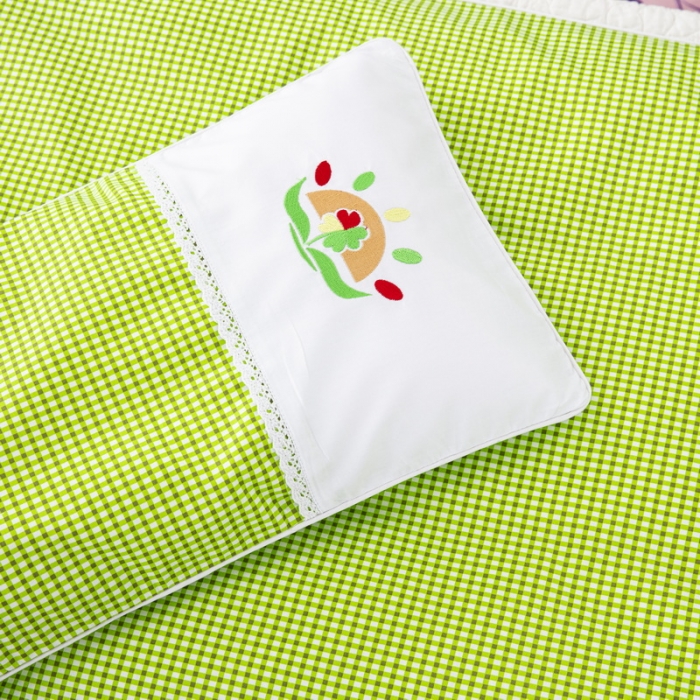 91家纺网 家纺一手货源 找家纺 乐秀22新款绣花款40支全棉幼儿园被子三件套六件套双拼-绿格