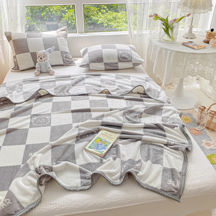 91家纺网 家纺一手货源 找家纺 慕尚家纺 2022新款300g雪绒绒牛奶毛毯 可爱熊