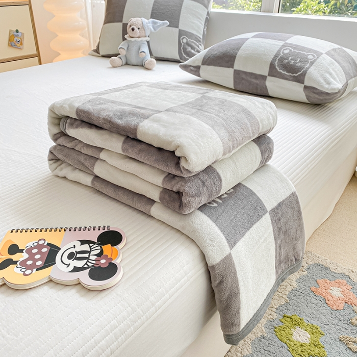 91家纺网 家纺一手货源 找家纺 慕尚家纺 2022新款300g雪绒绒牛奶毛毯 可爱熊