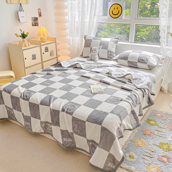 91家纺网 家纺一手货源 找家纺 慕尚家纺 2022新款300g雪绒绒牛奶毛毯 可爱熊