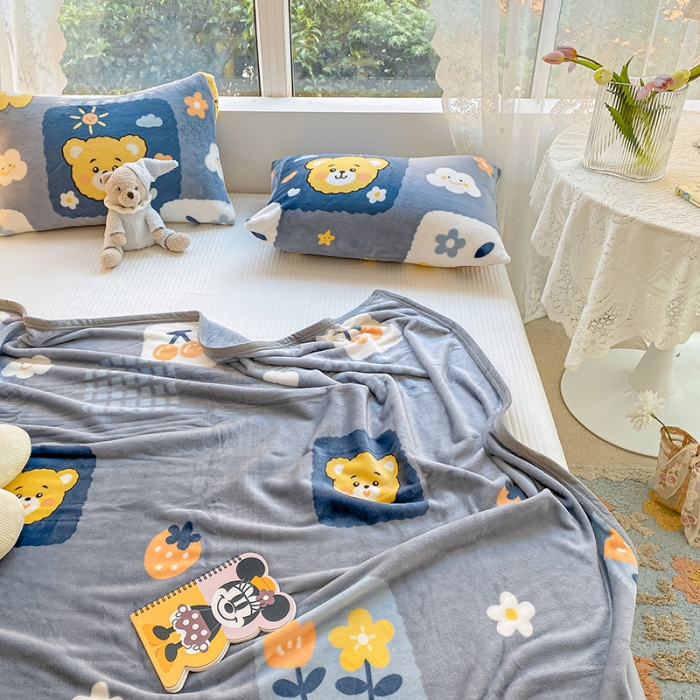 91家纺网 家纺一手货源 找家纺 慕尚家纺 2022新款300g雪绒绒牛奶毛毯 快乐熊