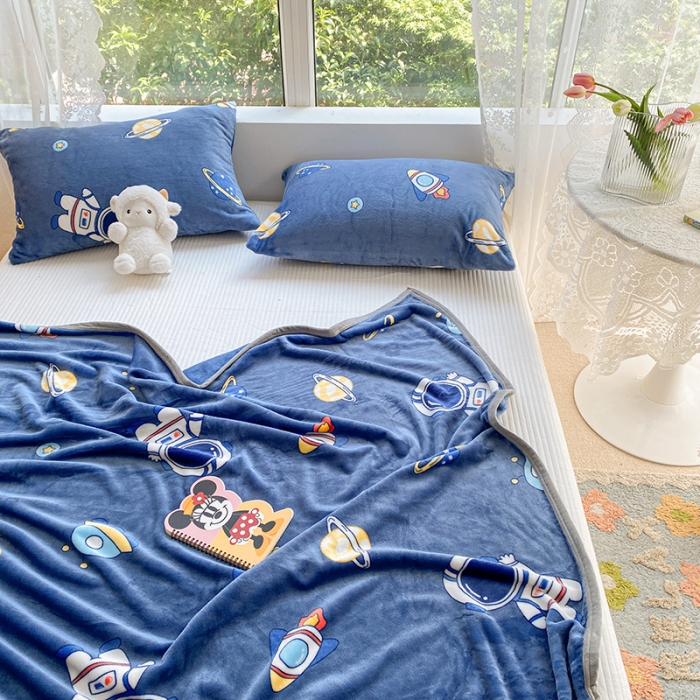 91家纺网 家纺一手货源 找家纺 慕尚家纺 2022新款300g雪绒绒牛奶毛毯 太空人