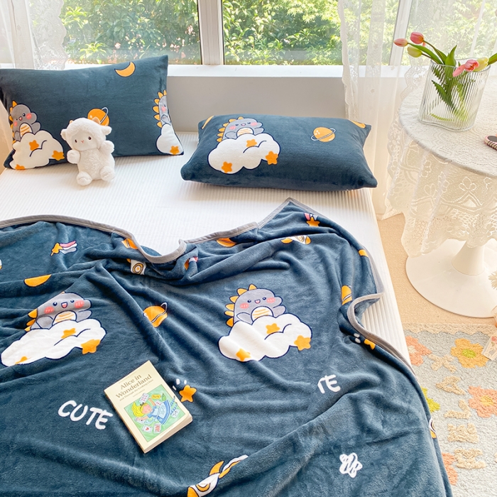 91家纺网 家纺一手货源 找家纺 慕尚家纺 2022新款300g雪绒绒牛奶毛毯 小恐龙