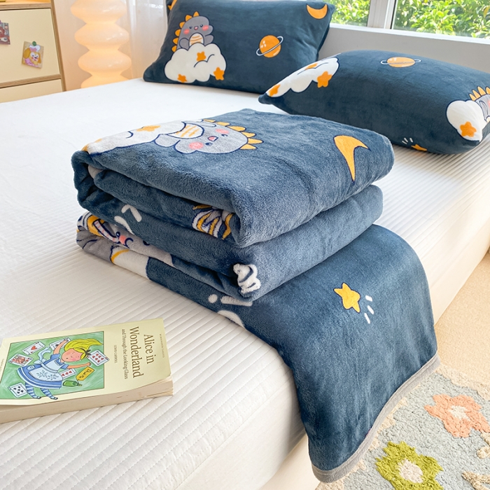 91家纺网 家纺一手货源 找家纺 慕尚家纺 2022新款300g雪绒绒牛奶毛毯 小恐龙