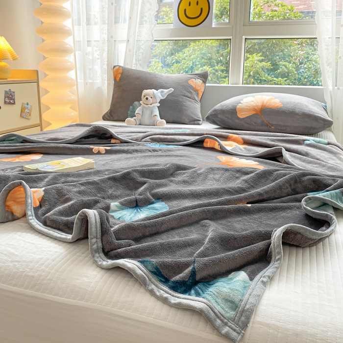 91家纺网 家纺一手货源 找家纺 慕尚家纺 2022新款300g雪绒绒牛奶毛毯 银杏叶