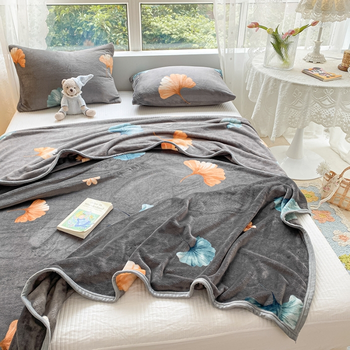 91家纺网 家纺一手货源 找家纺 慕尚家纺 2022新款300g雪绒绒牛奶毛毯 银杏叶