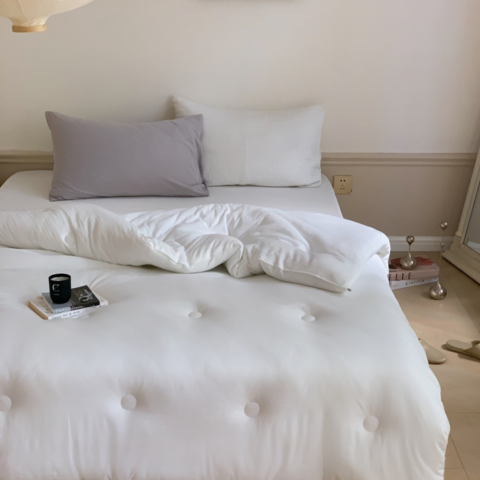 91家纺网 家纺一手货源 找家纺 星期八2022新款水洗棉纯色春夏秋冬被 白色