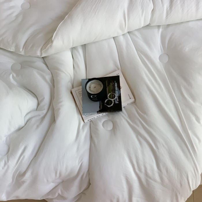 91家纺网 家纺一手货源 找家纺 星期八2022新款水洗棉纯色春夏秋冬被 白色