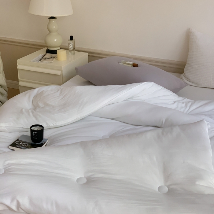 91家纺网 家纺一手货源 找家纺 星期八2022新款水洗棉纯色春夏秋冬被 白色