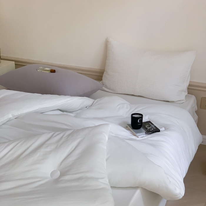 91家纺网 家纺一手货源 找家纺 星期八2022新款水洗棉纯色春夏秋冬被 白色