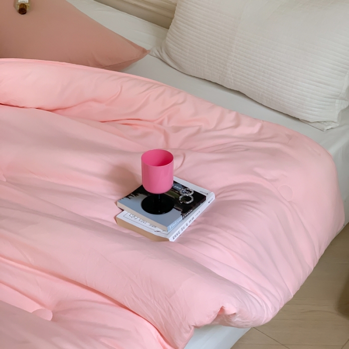 91家纺网 家纺一手货源 找家纺 星期八2022新款水洗棉纯色春夏秋冬被 粉色