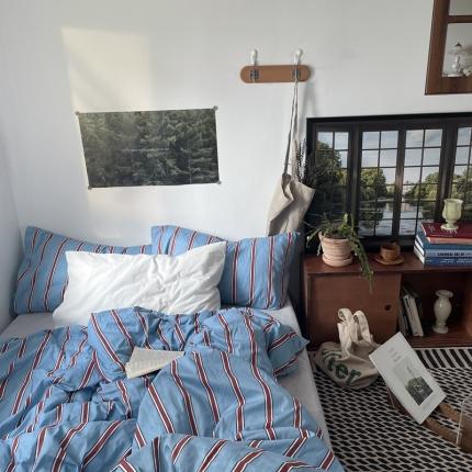 91家纺网 家纺一手货源 找家纺 总恋恋三季2024款ins韩国撞色复古条纹四件套-加伦蓝红条