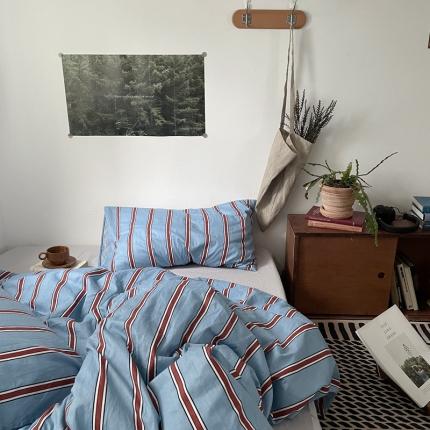 91家纺网 家纺一手货源 找家纺 总恋恋三季2024款ins韩国撞色复古条纹四件套-加伦蓝红条