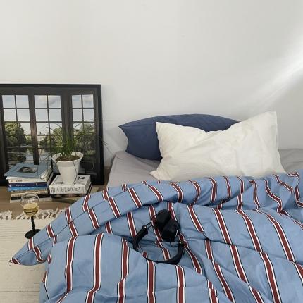 91家纺网 家纺一手货源 找家纺 总恋恋三季2024款ins韩国撞色复古条纹四件套-加伦蓝红条