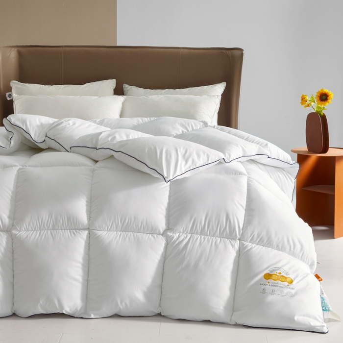 91家纺网 家纺一手货源 找家纺 卡派2023新款方格立体和单边亲肤大豆四季被单边方格被-奶白