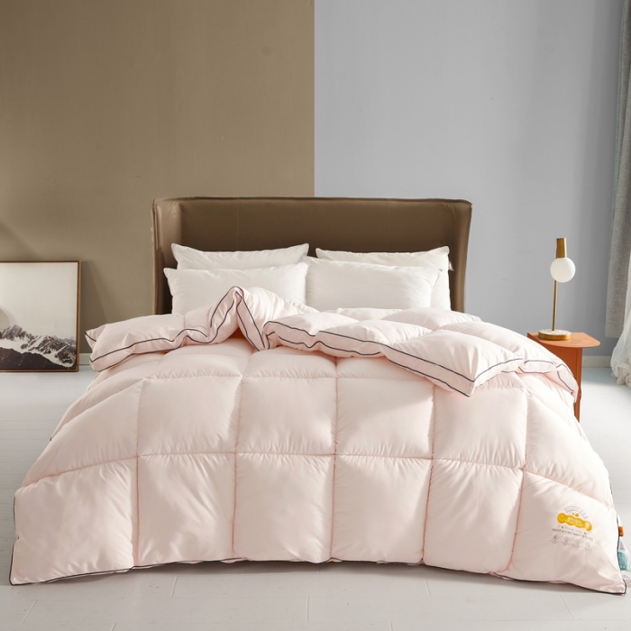 91家纺网 家纺一手货源 找家纺 卡派2023新款方格立体和单边亲肤大豆四季被立体方格被-玉色