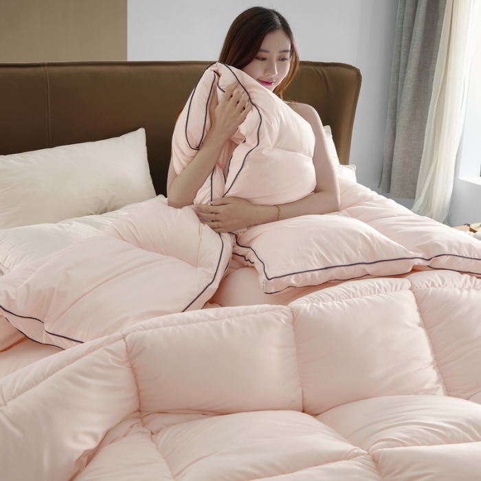 91家纺网 家纺一手货源 找家纺 卡派2023新款方格立体和单边亲肤大豆四季被立体方格被-玉色