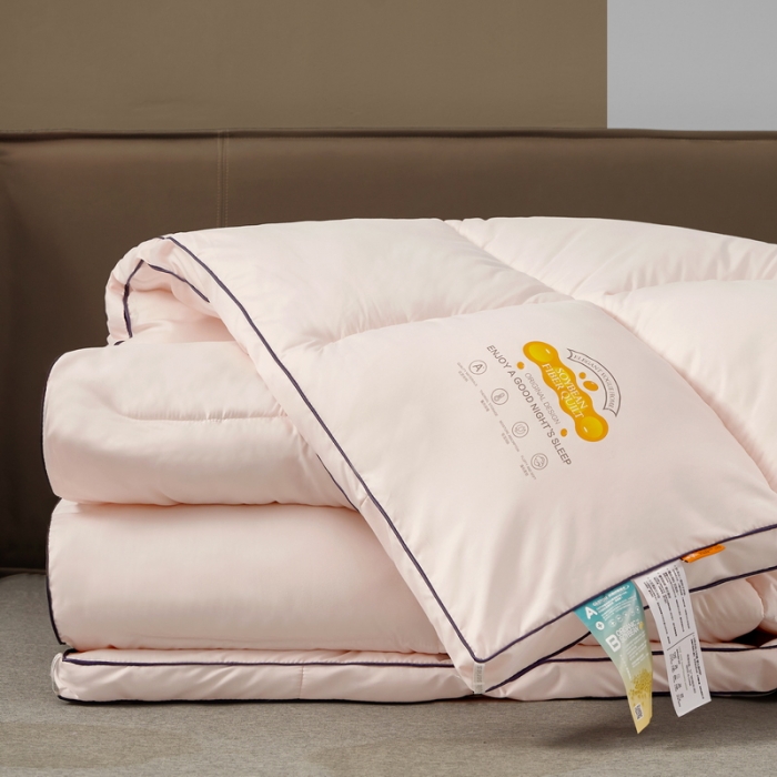 91家纺网 家纺一手货源 找家纺 卡派2023新款方格立体和单边亲肤大豆四季被立体方格被-玉色