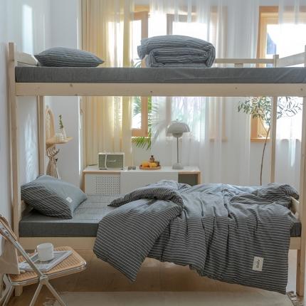 91家纺网 家纺一手货源 找家纺 北欧良品2022新款A类纯色织水洗棉学生上下铺四件套 灰细条