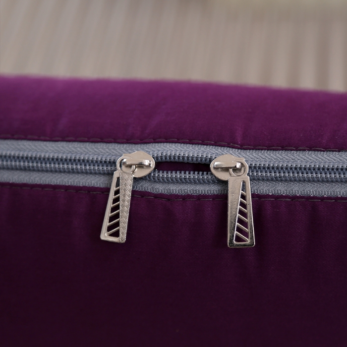 91家纺网 家纺一手货源 找家纺 照世家纺 2022新款13372全棉贴布绣系列抱枕被 帝王紫