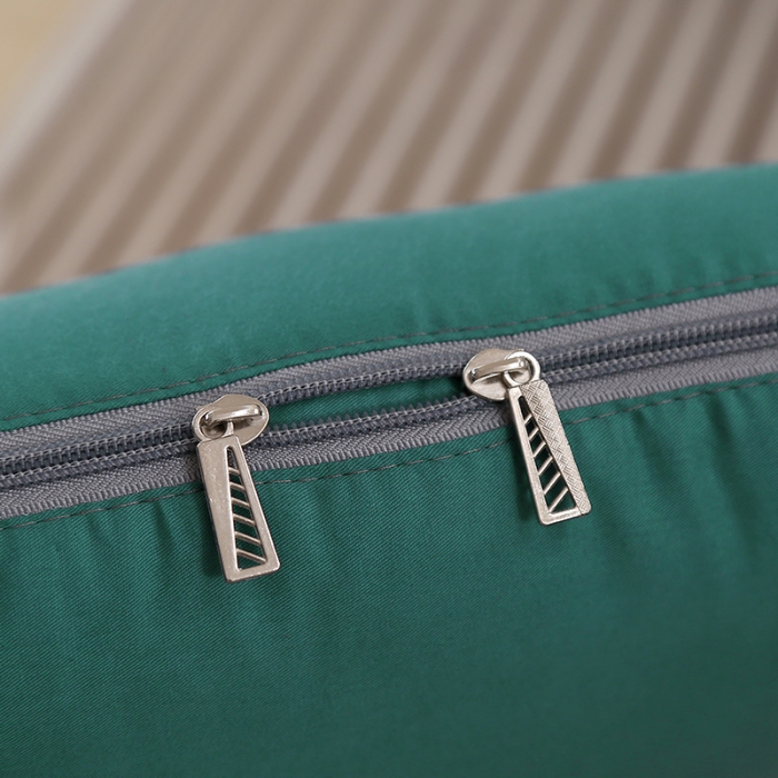 91家纺网 家纺一手货源 找家纺 照世家纺 2022新款13372全棉贴布绣系列抱枕被 湖蓝