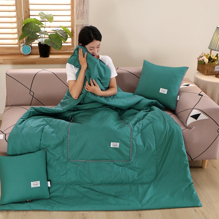 91家纺网 家纺一手货源 找家纺 照世家纺 2022新款13372全棉贴布绣系列抱枕被 湖蓝