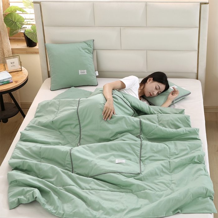 91家纺网 家纺一手货源 找家纺 照世家纺 2022新款13372全棉贴布绣系列抱枕被 绿色