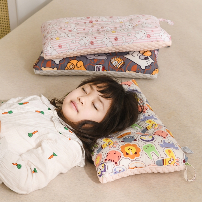 91家纺网 家纺一手货源 找家纺 十九色 儿童豆豆凉枕四季枕定型枕30*50cm 安静