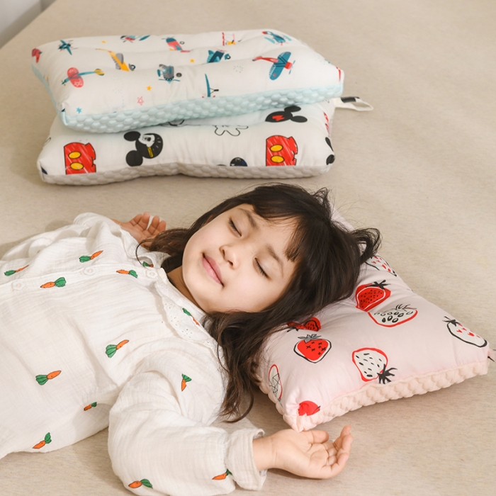91家纺网 家纺一手货源 找家纺 十九色 儿童豆豆凉枕四季枕定型枕30*50cm 大草莓