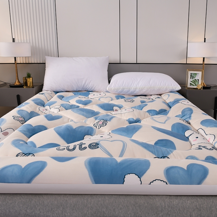 91家纺网 家纺一手货源 找家纺 富威堡家纺2023新款亲肤棉印花床垫 爱心兔