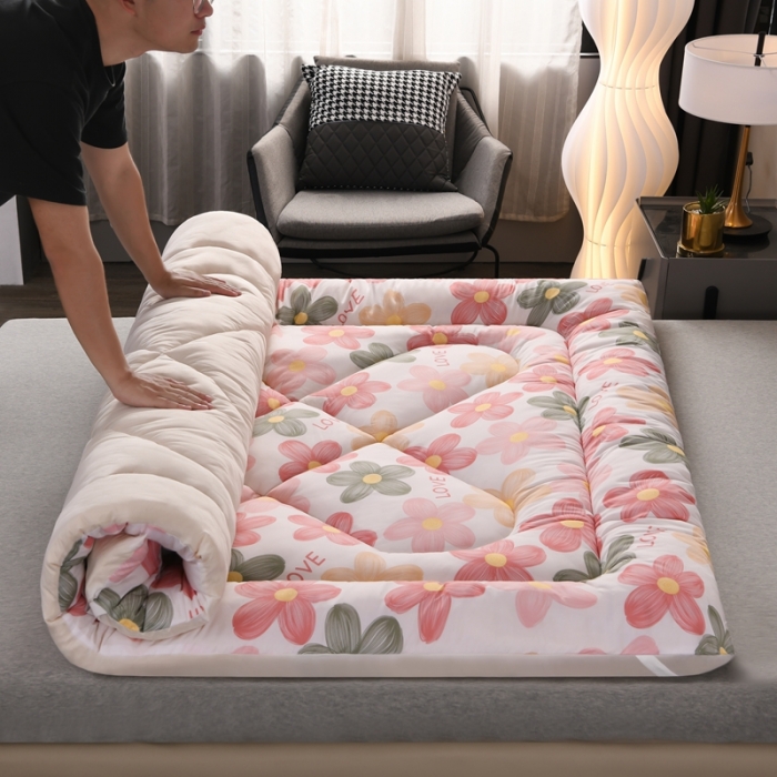 91家纺网 家纺一手货源 找家纺 富威堡家纺2023新款亲肤棉印花床垫 向阳花红