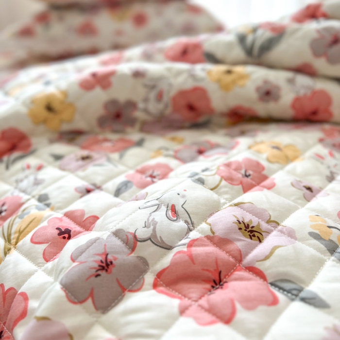 91家纺网 家纺一手货源 找家纺 淑女公社家纺 2022新款四季多功能全夹棉四件套 花园兔