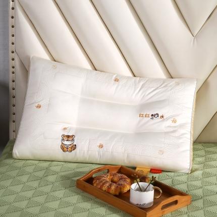 91家纺网 家纺一手货源 找家纺 浩宇家纺枕芯刺绣高端枕头成人家用枕定型羽丝绒舒适入眠系列 虎虎生威 小虎