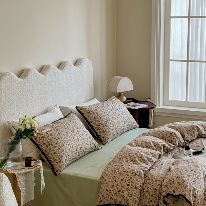 91家纺网 家纺一手货源 找家纺 汇庭 2022新款艾莎四件套棚拍 叮多多