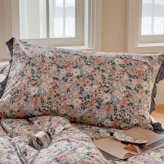 91家纺网 家纺一手货源 找家纺 汇庭 2022新款艾莎四件套棚拍 兔斯基