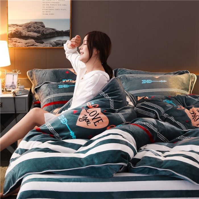 91家纺网 家纺一手货源 找家纺 馨梦缘2025直播爆款8.5斤牛奶绒四件套加厚保暖床裙金貂绒 匆匆那年