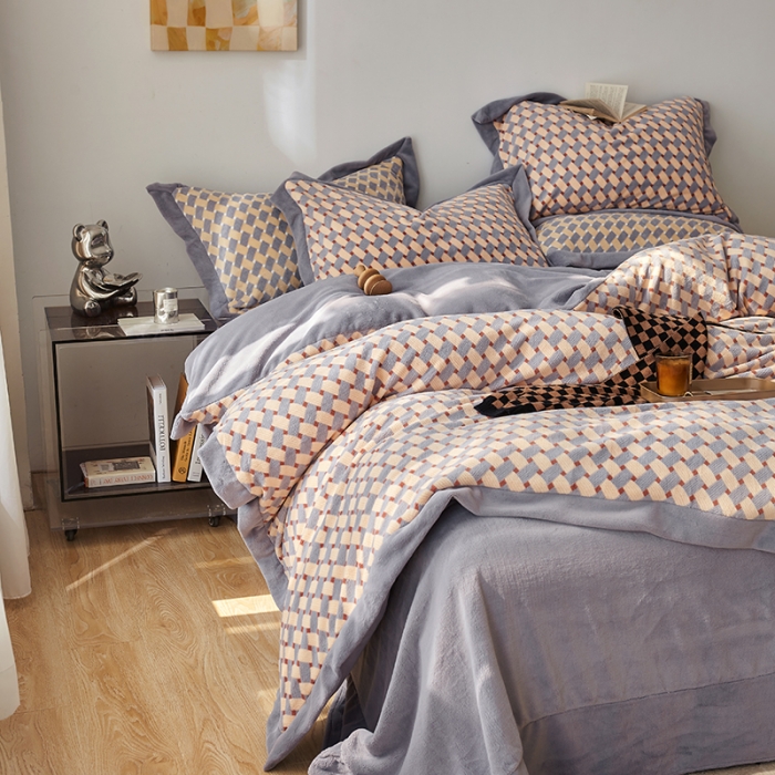 91家纺网 家纺一手货源 找家纺 佳梦家纺 2022新款240克高端色织牛奶绒四件套-织梦 织梦（胭脂）