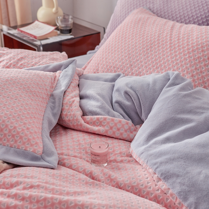 91家纺网 家纺一手货源 找家纺 佳梦家纺 2022新款240克芙暖绒提花四件套-寻梦 寻梦（樱花粉）